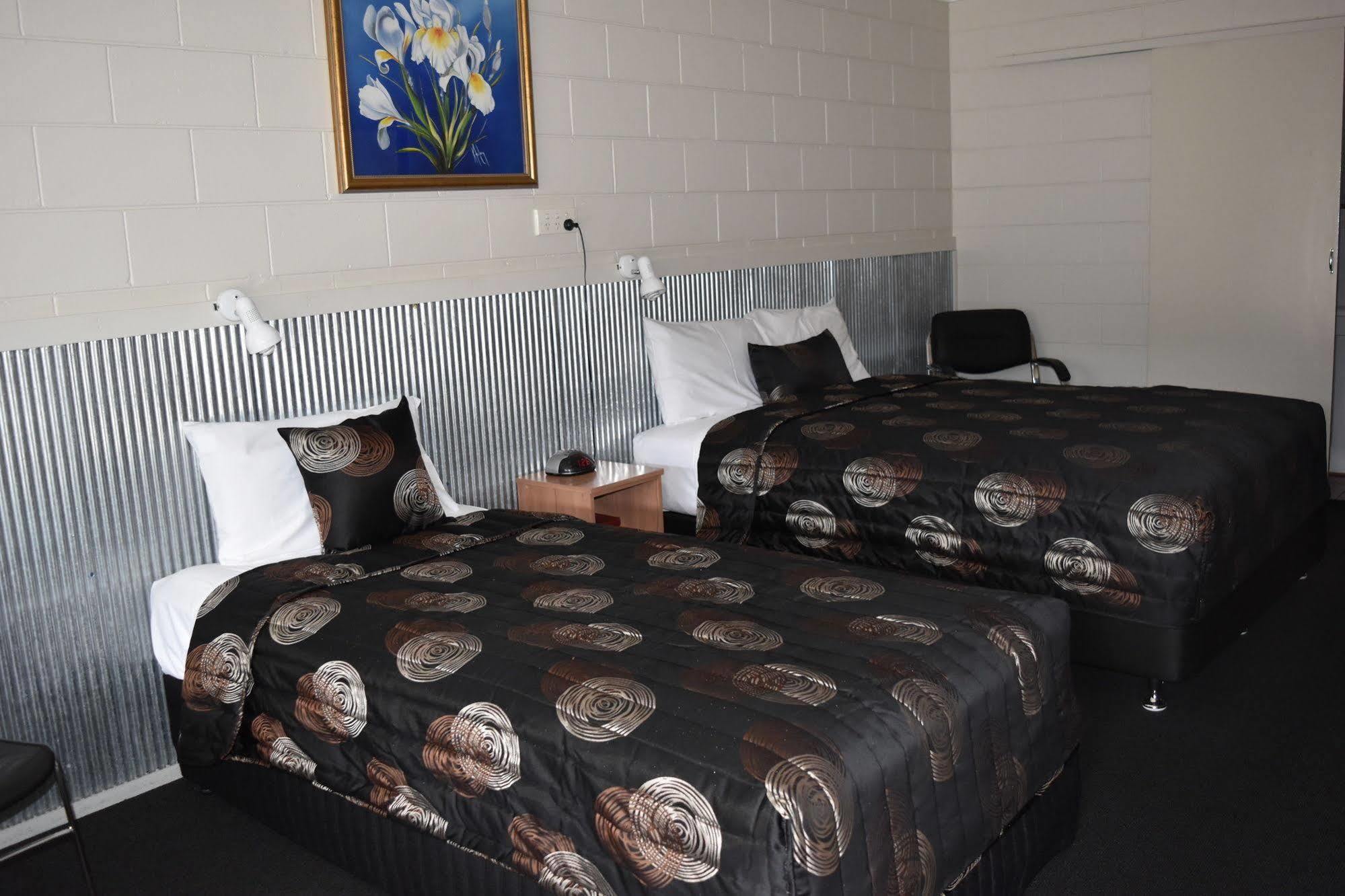 Black Diamond Motel Blackwater Екстериор снимка