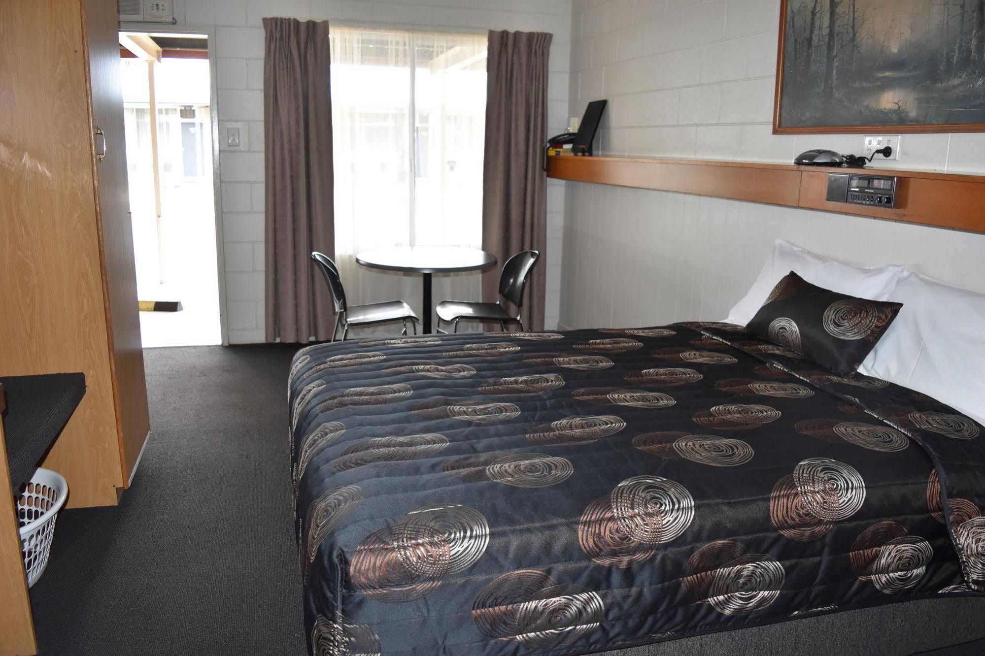 Black Diamond Motel Blackwater Екстериор снимка