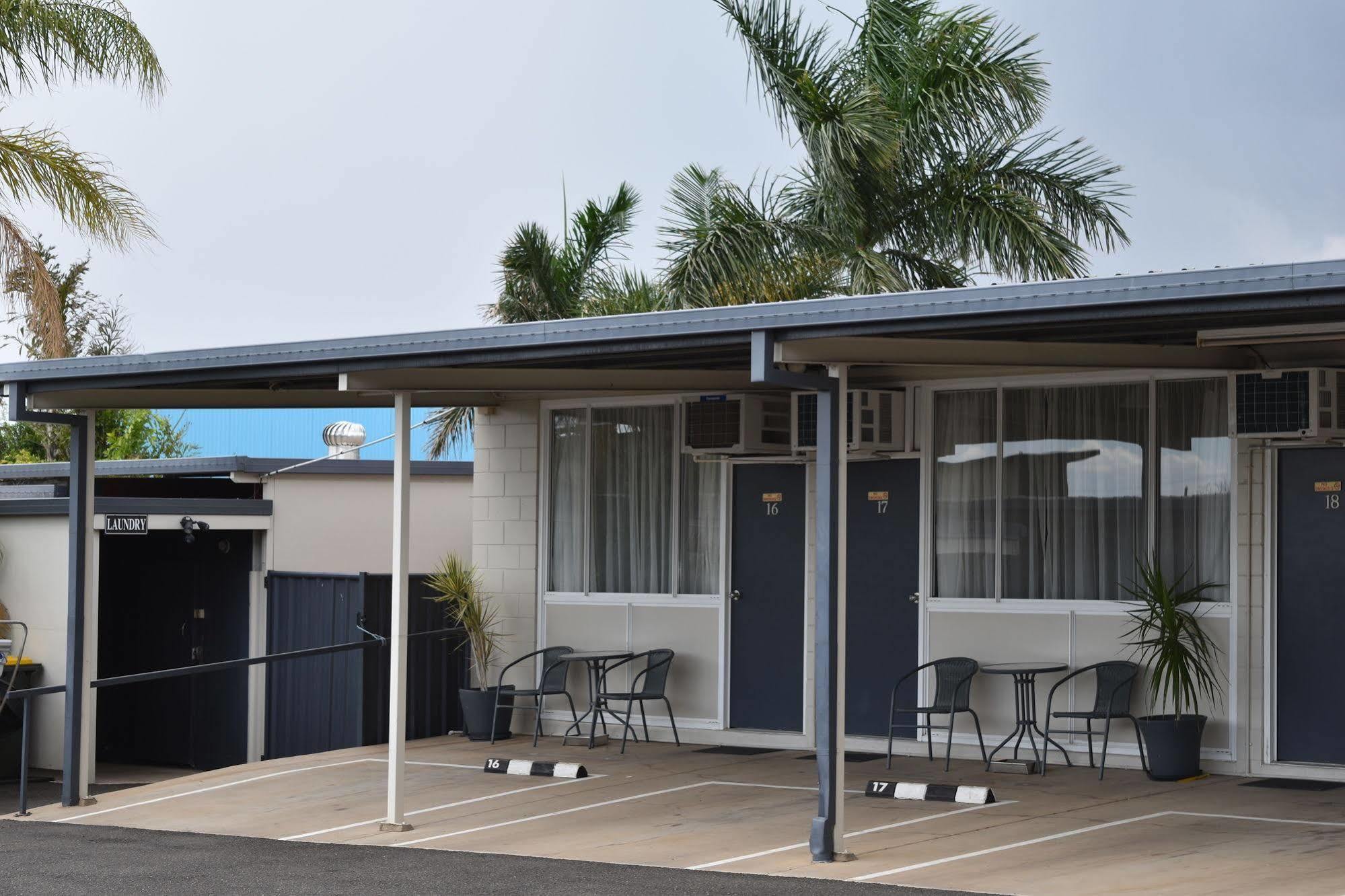 Black Diamond Motel Blackwater Екстериор снимка